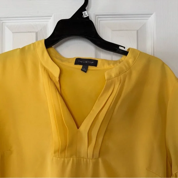 THE LIMITED Yellow Blouse Size Large Ruffle Sleeve V-Neck Pleated Front Top - Picture 3 of 7
